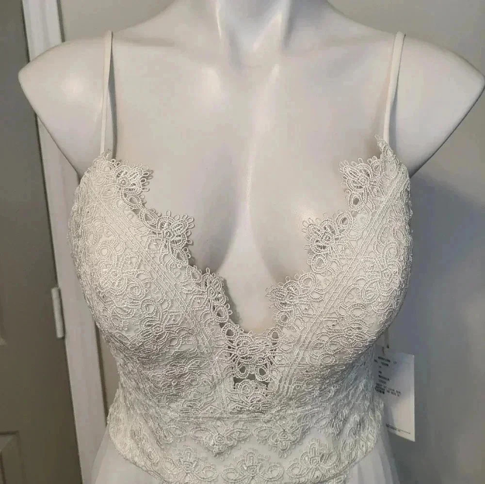 MOONLIGHT Bridal Gown Embroidered Lace and Beading Modern Fairytale Dress(6)NWT